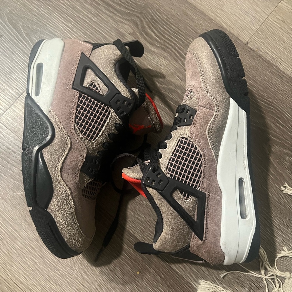Jordan 4 Taupe Haze